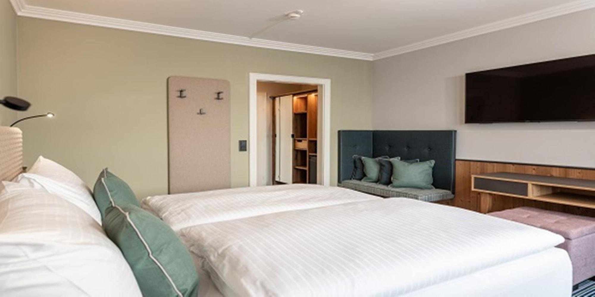 Superior Doppelzimmer mit Balkon und Bergblick