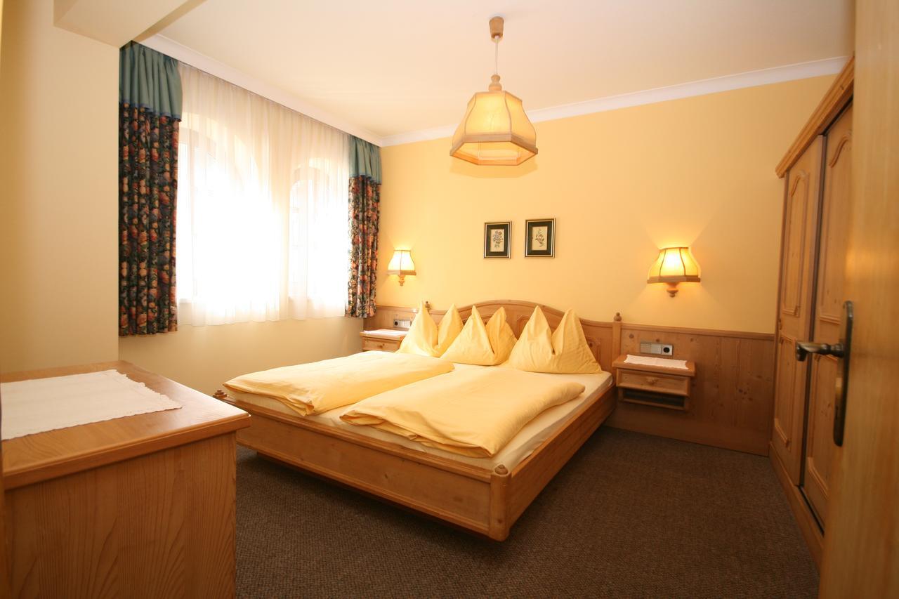 One-Bedroom Apartment,256837641:JPEG